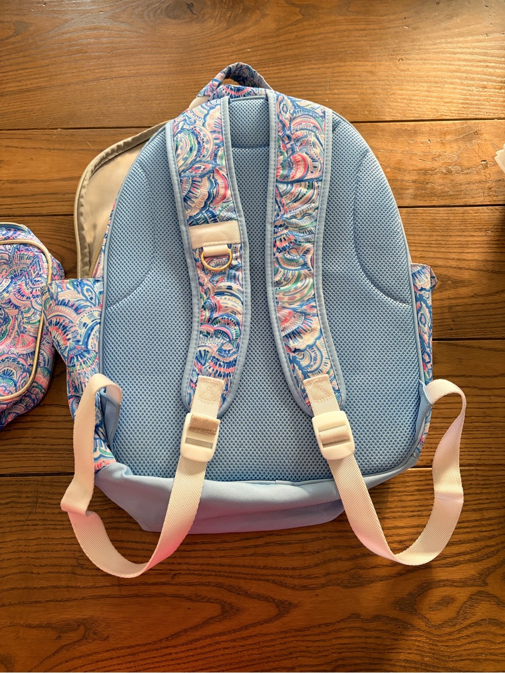 PB Teen Lilly Pulitzer Happy as a Clam Gear-Up Backpack and lunch bag - Picture 4 of 9